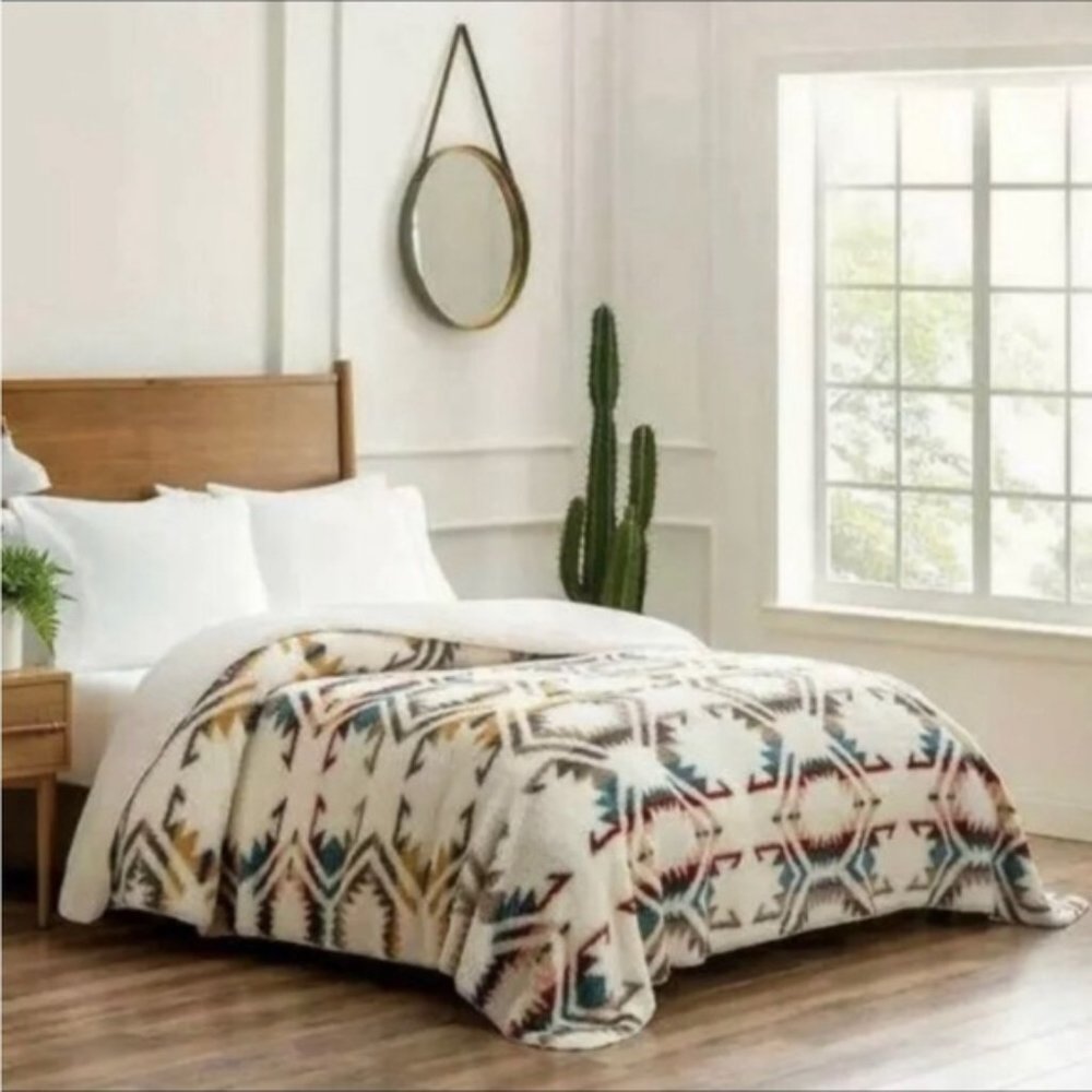 Pendleton Multicolor Geometric Blanket